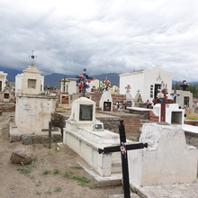 DSC04699_800x800_m graveyard in Argentina